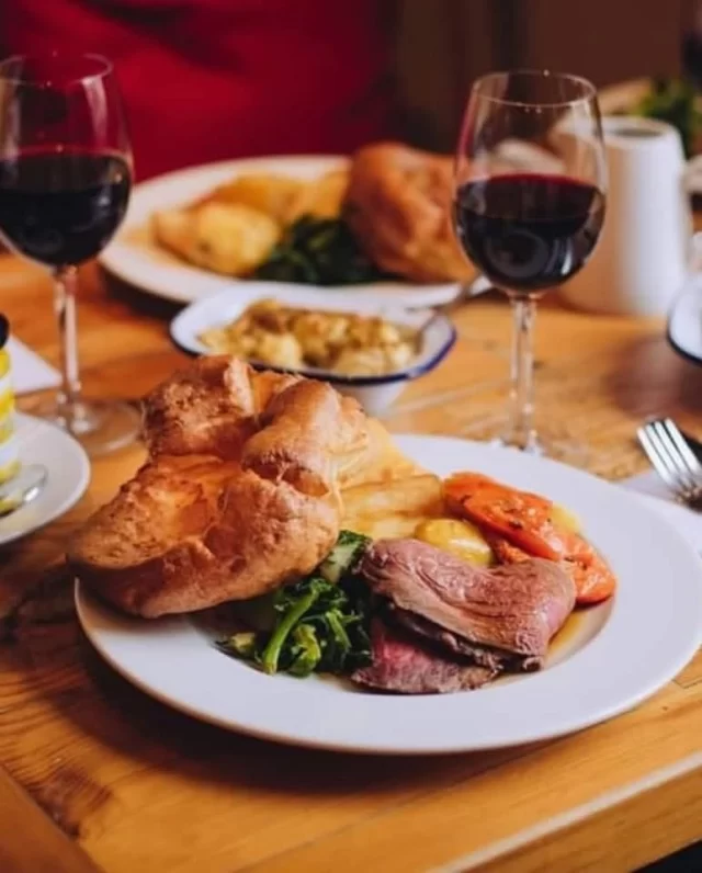 Don't leave it too late to book in for mothersday!

We still have limited space available for Breakfast and our Sunday Best Menu.

Call us on 01923 856700 to get booked in.

 #mothersday 
 #treatherright
