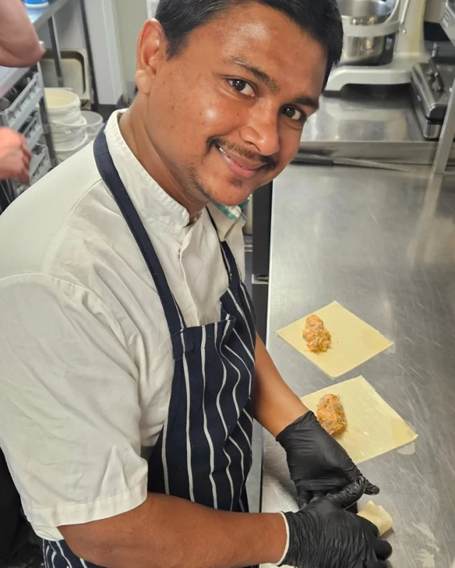 Meet the Peachy team 🍑 

Chef Sunimal has been with us for a year now, starting as a kitchen porter and working up to the postion of commis chef.

Sunimal always brings his infectious smile and laughter to work and is a true Peach legend!

Three fun facts about Sunimal-

His favourite drink is whisky.

His favourite dish on the menu is our homemade Duck Spring Rolls (which he is preparing in the picture)

He once had a stand off with a leopard in the wild back in his homeland of Sri Lanka (Thankfully, he is here to tell the story)

 #happychef #cheflife