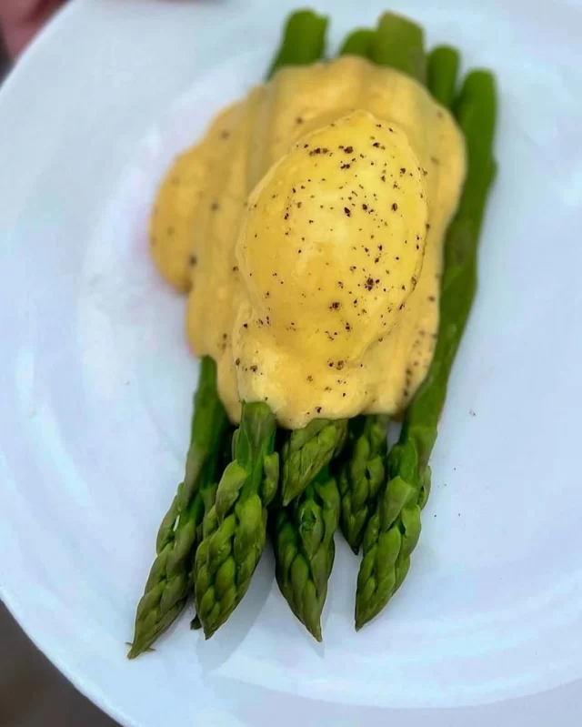 Fresh straight from the fields- English Asparagus season is here!

Sourced straight from the fields of Barfoots, a family-led farm growing over 750 acres of Asparagus on the beautiful South Downs.

Available every day on our specials board until Saturday 31st of May.

 #englishasparagus #barfoots #tasteoftheseason
