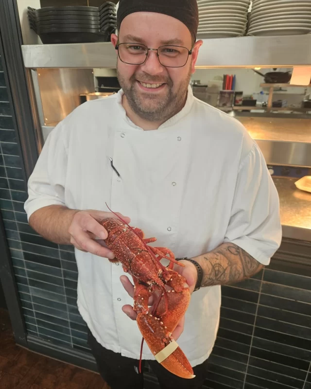 Fresh off the boat and on our menu this weekend.

Native Whole Lobster.

We serve ours with thermidor sauce, fries and rocket

Once its gone its gone.

 #lobster